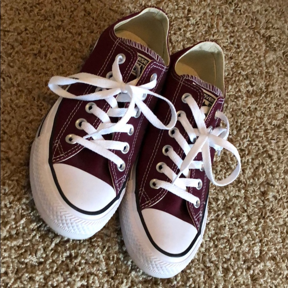 Maroon converse